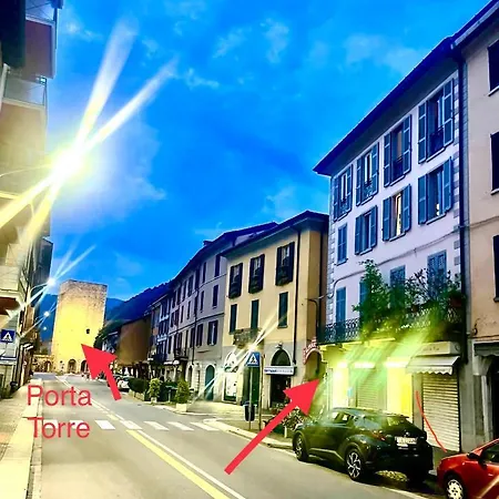 Portatorre Suite, A Charming In The Heart Of Como, Free Private Parking, Air Conditioning & More! Апартаменты