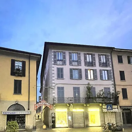 Portatorre Suite, A Charming In The Heart Of Como, Free Private Parking, Air Conditioning & More! Апартаменты *