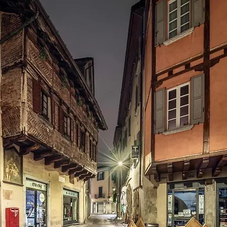 Portatorre Suite, A Charming In The Heart Of Como, Free Private Parking, Air Conditioning & More! Апартаменты Комо