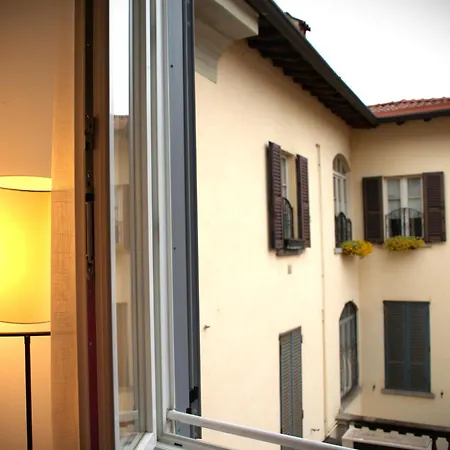 Portatorre Suite, A Charming In The Heart Of Como, Free Private Parking, Air Conditioning & More! Комо