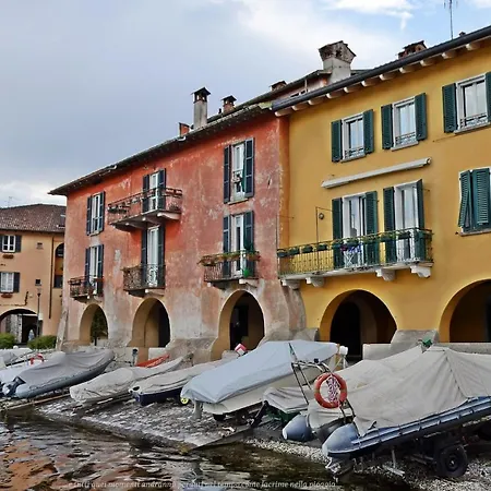 Апартаменты Portatorre Suite, A Charming In The Heart Of Como, Free Private Parking, Air Conditioning & More!
