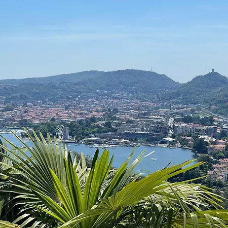 Portatorre Suite, A Charming In The Heart Of Como, Free Private Parking, Air Conditioning & More! Appartamento *
