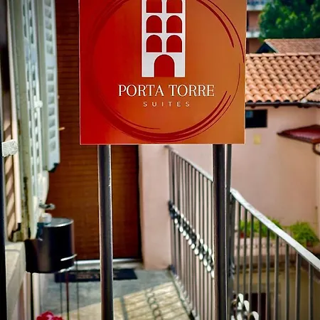 Portatorre Suite, A Charming In The Heart Of Como, Free Private Parking, Air Conditioning & More! Daire