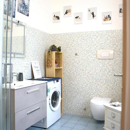 Portatorre Suite, A Charming In The Heart Of Como, Free Private Parking, Air Conditioning & More! Daire